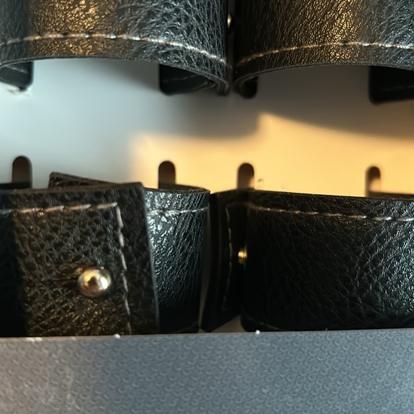 Better Homes And Gardens Black Faux Leather 8 Pc Napkin Rings - Picture 6 of 7